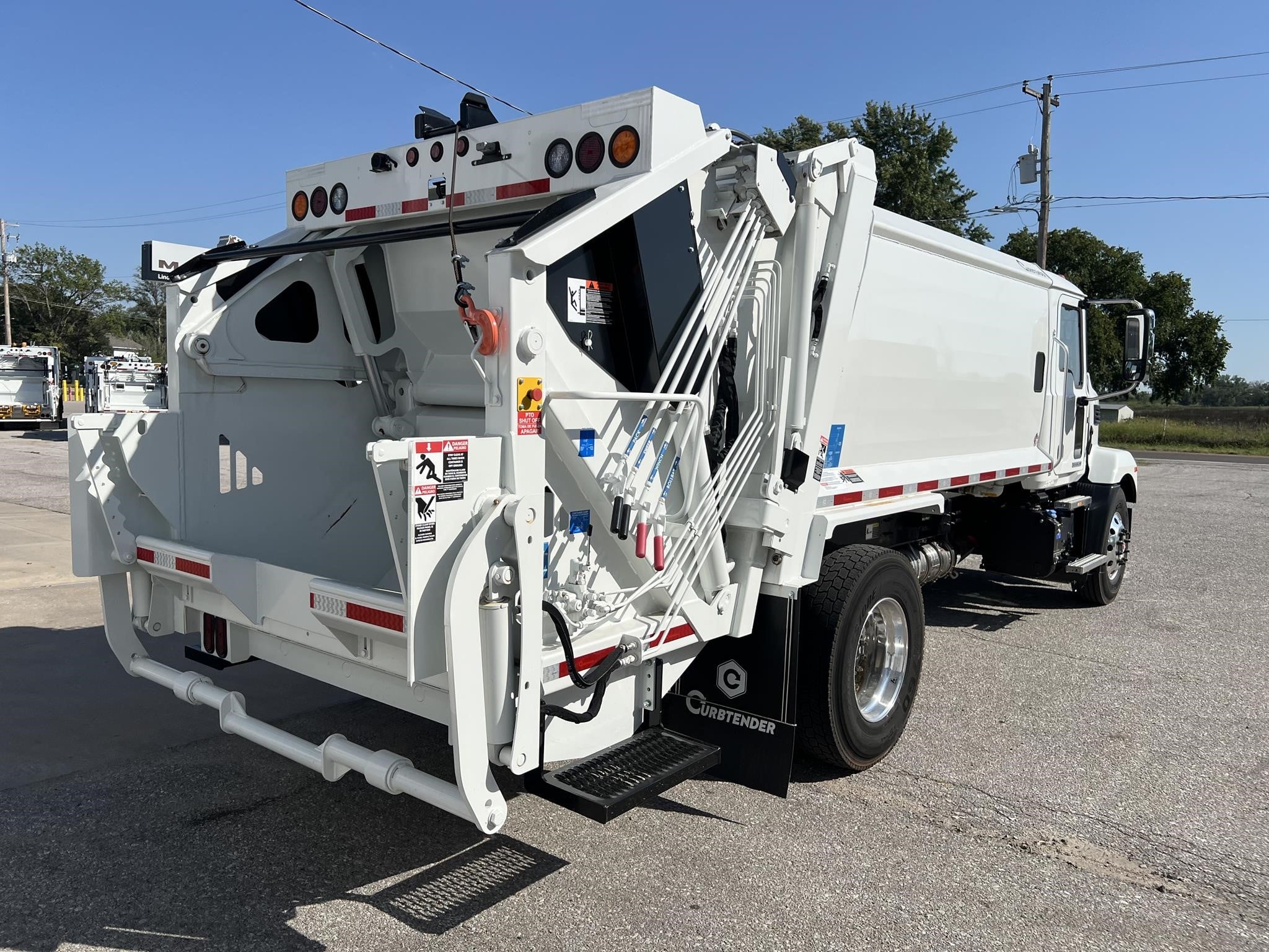 2026 MACK MD6 2026 MACK MD6 - image 5 of 6