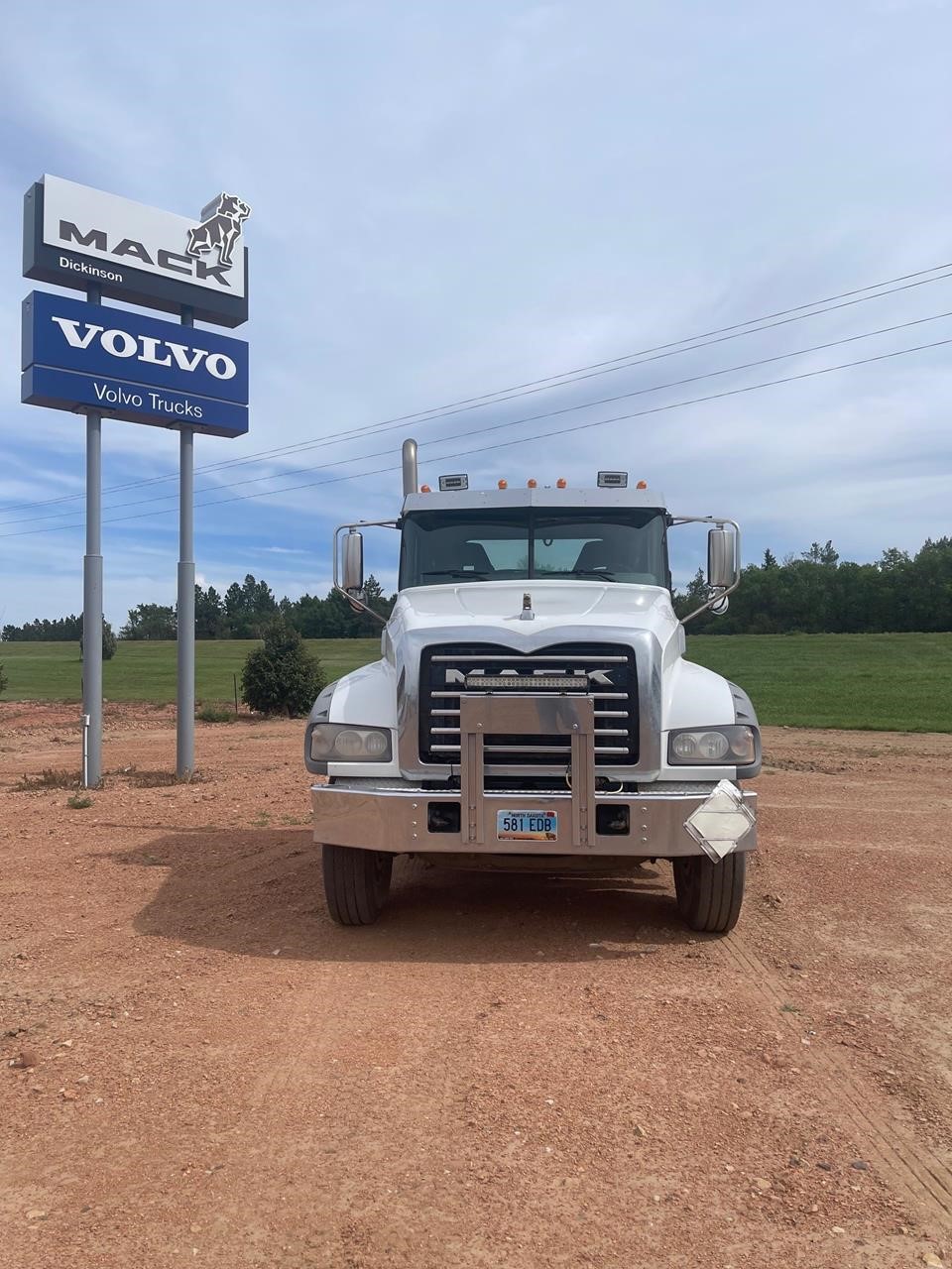 2019 MACK GRANITE 64FT 2019 MACK GRANITE 64FT - image 2 of 6