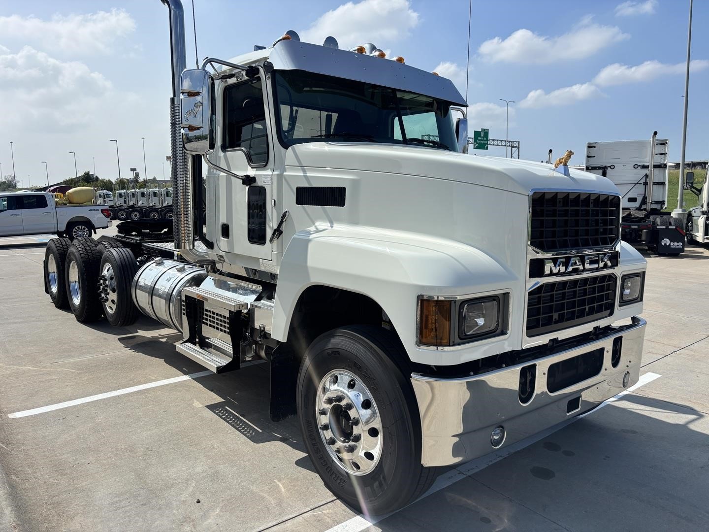 2027 MACK PINNACLE 84T 2027 MACK PINNACLE 84T - image 6 of 6
