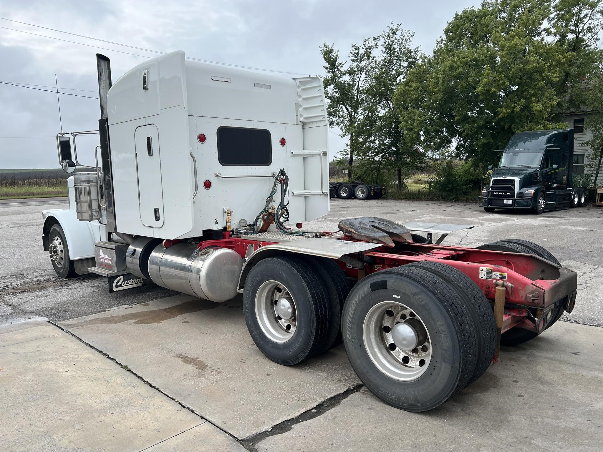 2014 PETERBILT 389 2014 PETERBILT 389 - image 3 of 6