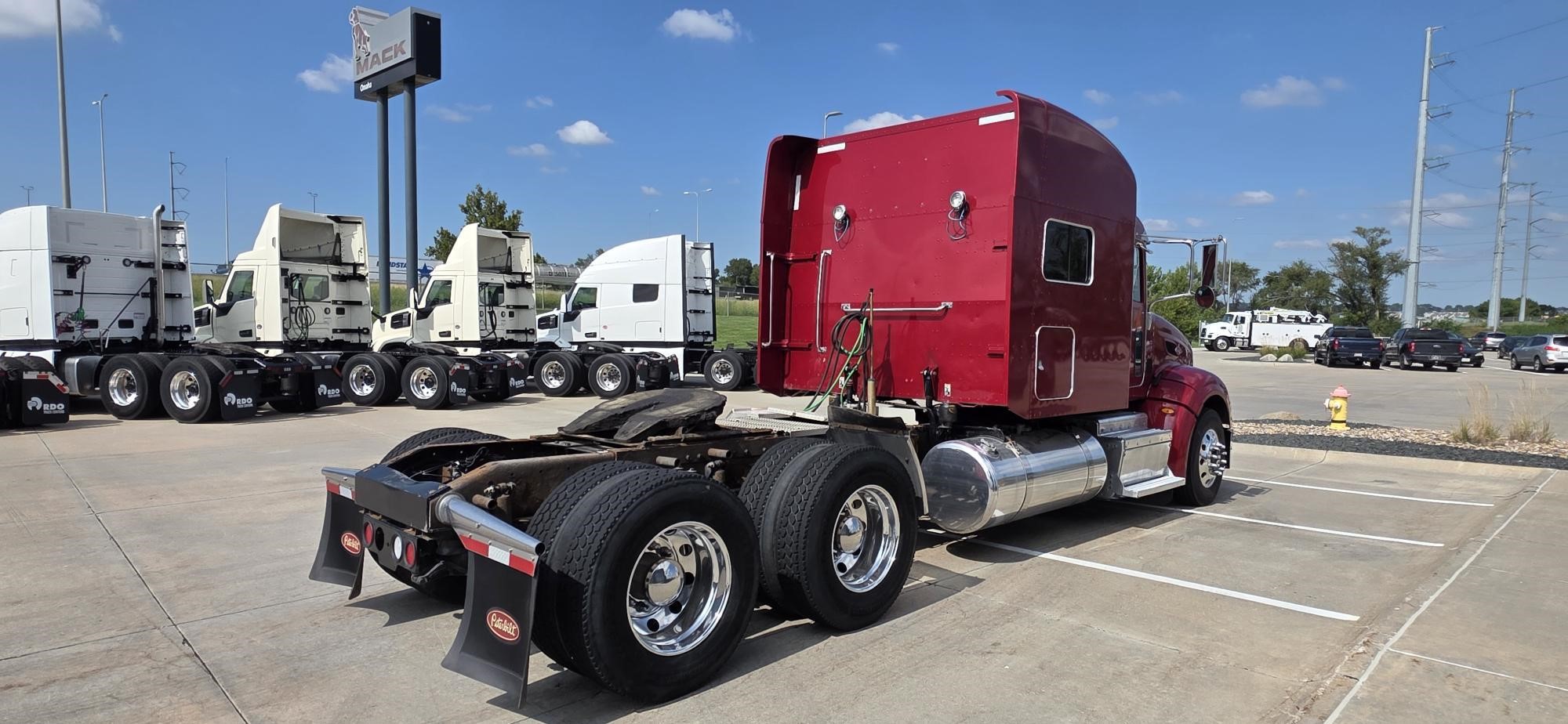 2013 PETERBILT 386 2013 PETERBILT 386 - image 5 of 6