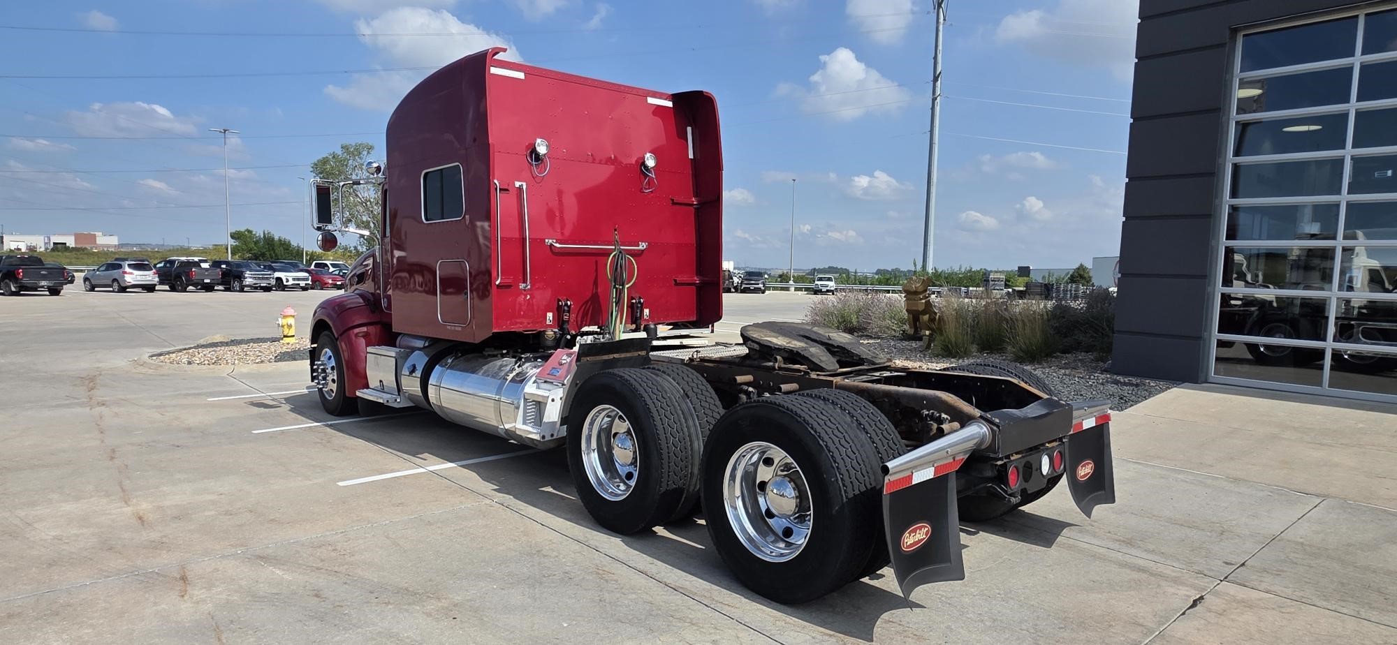 2013 PETERBILT 386 2013 PETERBILT 386 - image 3 of 6