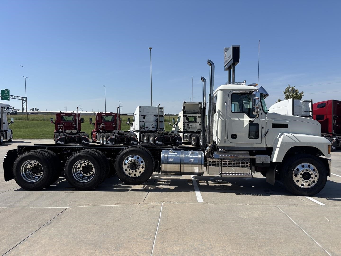 2027 MACK PINNACLE 64R - image 6 of 6
