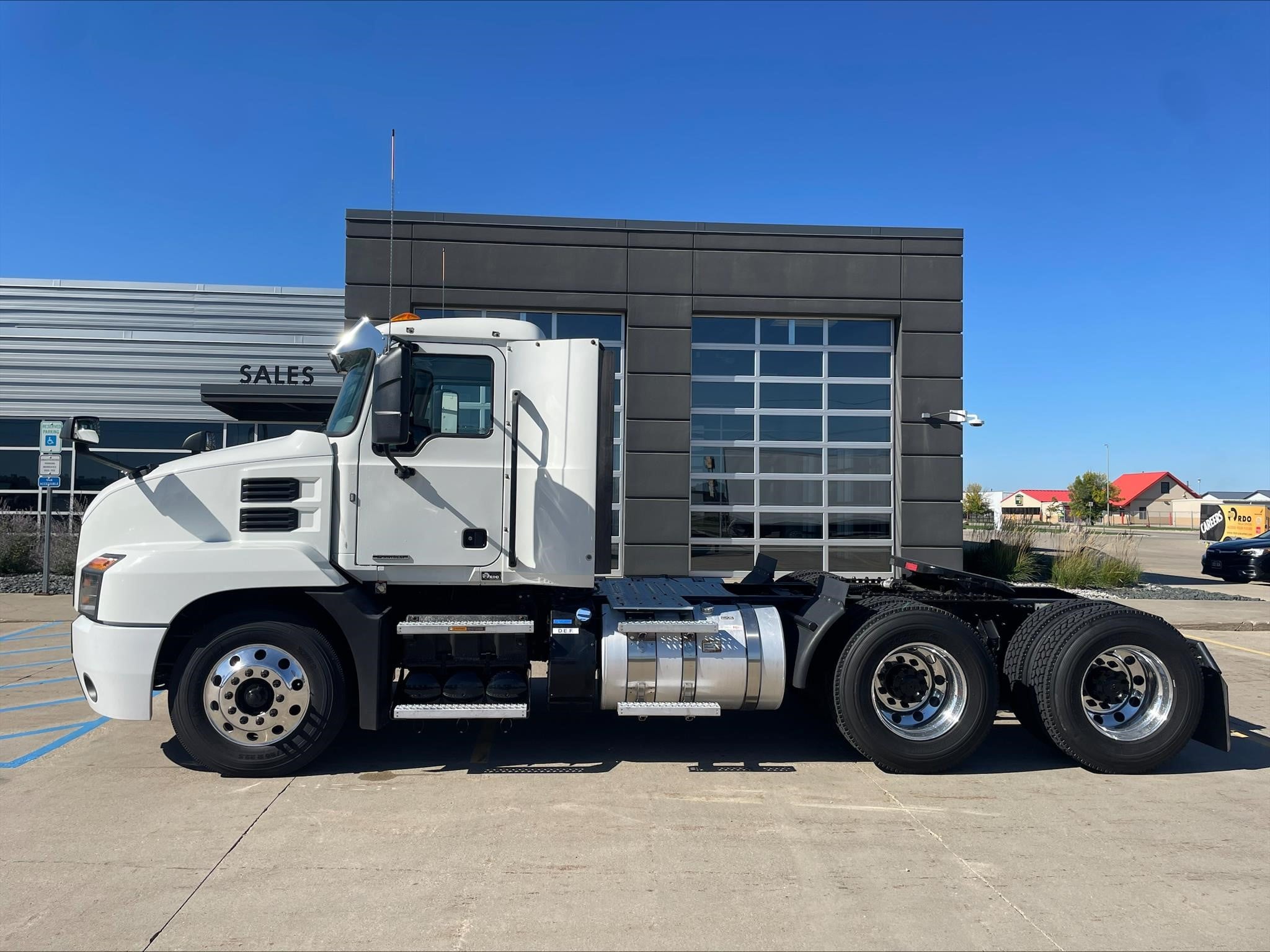 2020 MACK ANTHEM 64T - image 2 of 6