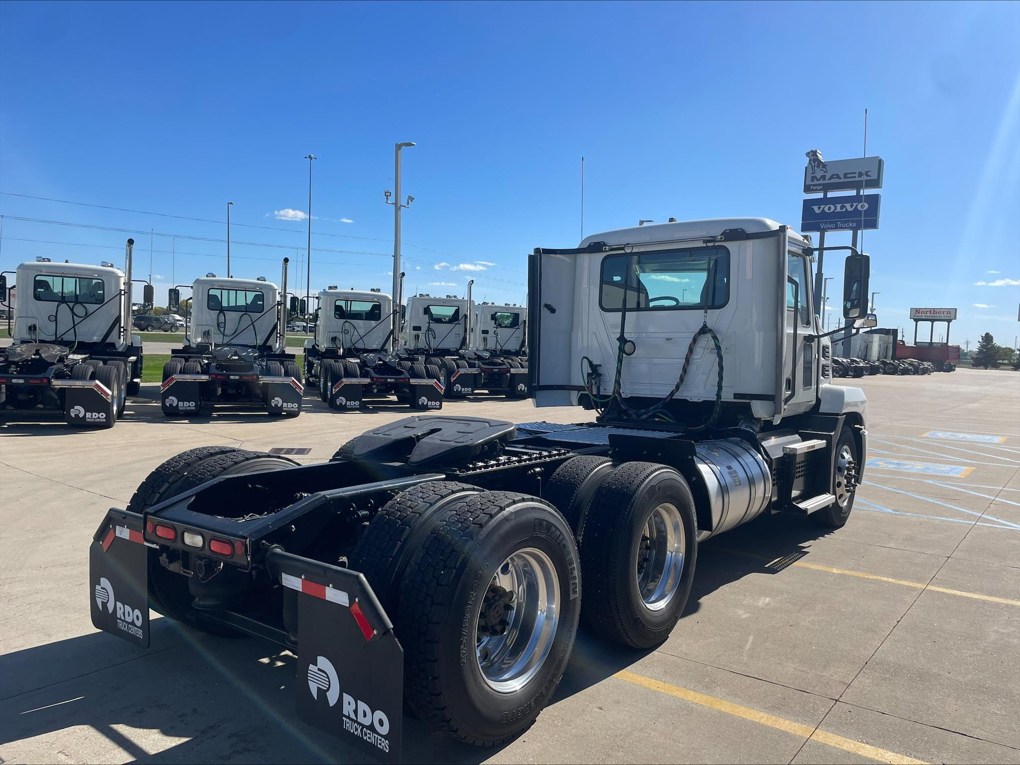 2020 MACK ANTHEM 64T 2020 MACK ANTHEM 64T - image 5 of 6