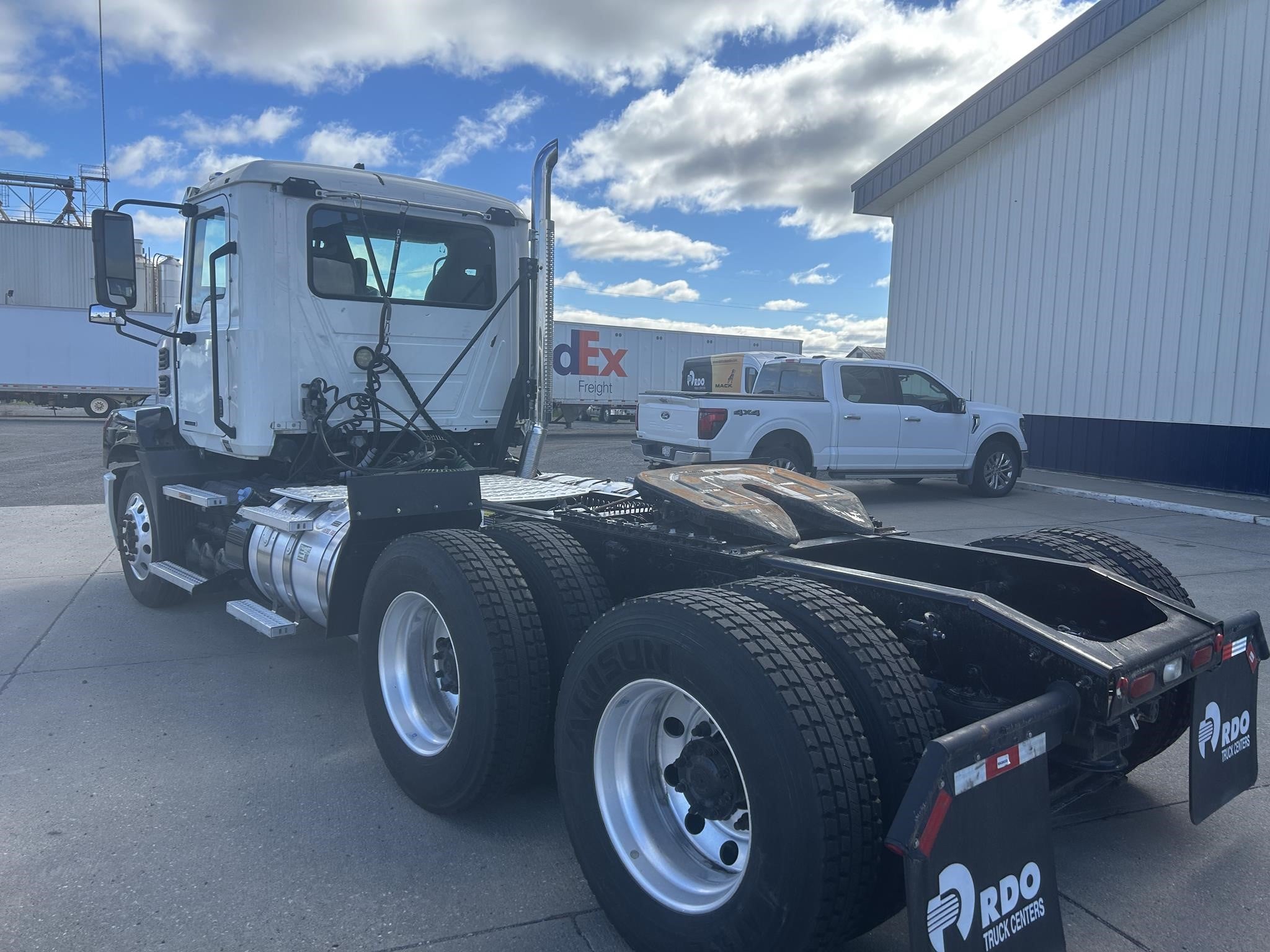 2020 Mack Anthem — photo 3