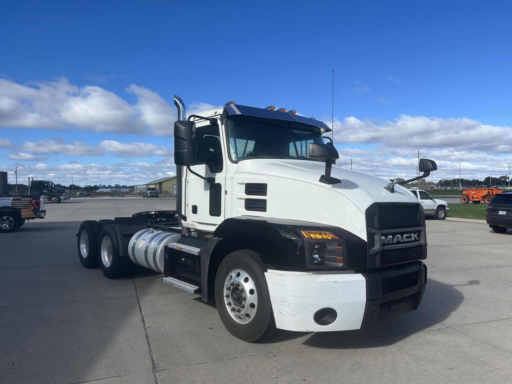 2020 Mack Anthem — photo 6