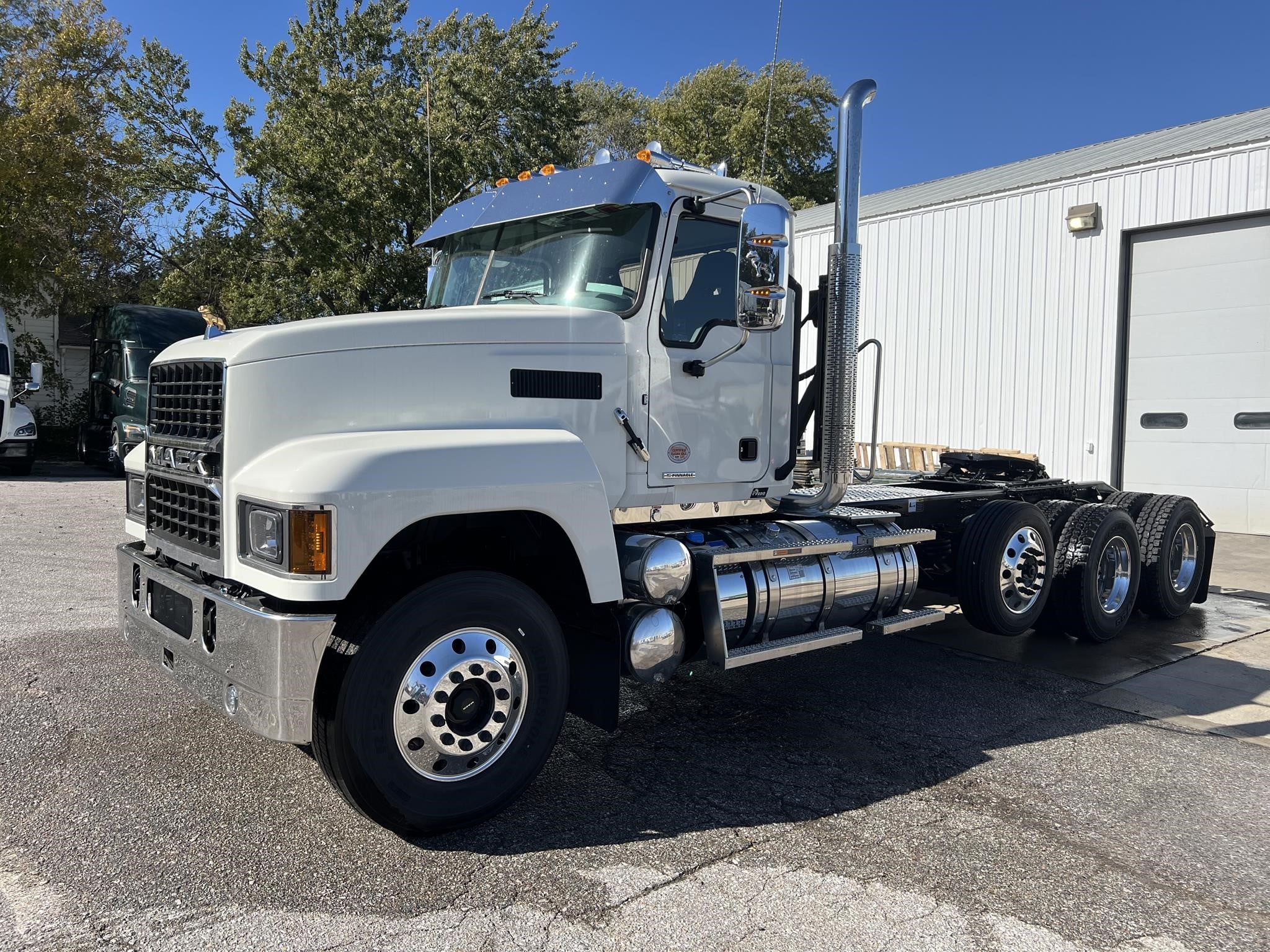 2027 Mack — photo 2