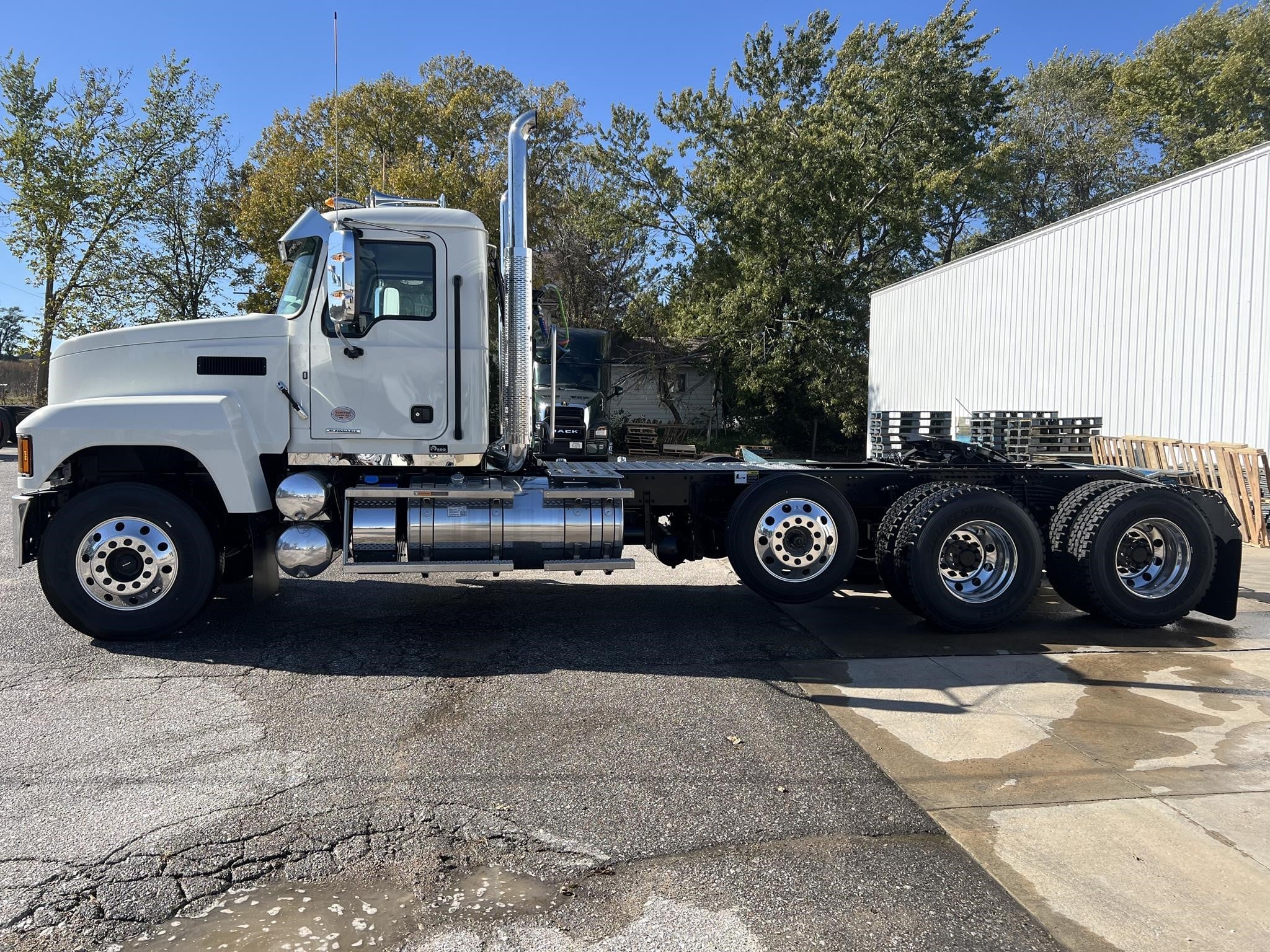 2027 Mack — photo 3