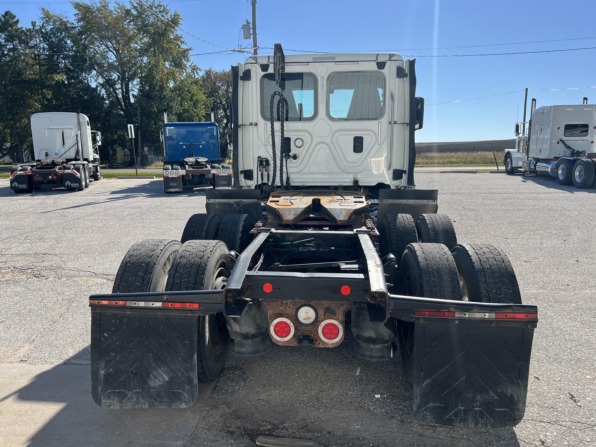 2017 Freightliner Cascadia — photo 4