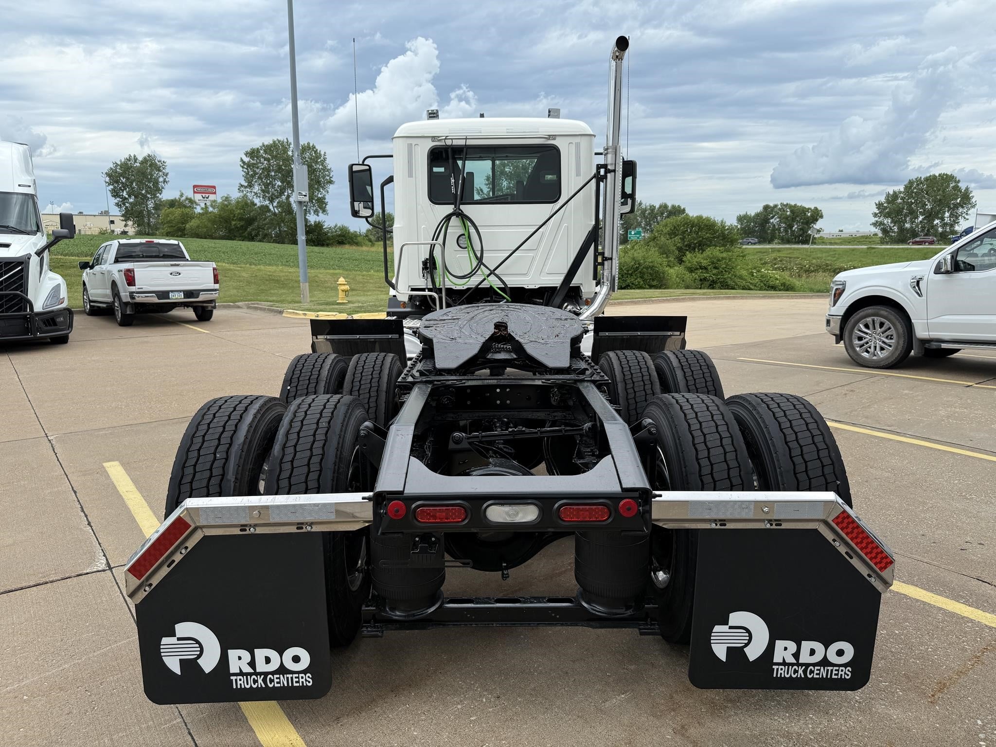 2026 Mack Anthem — photo 5